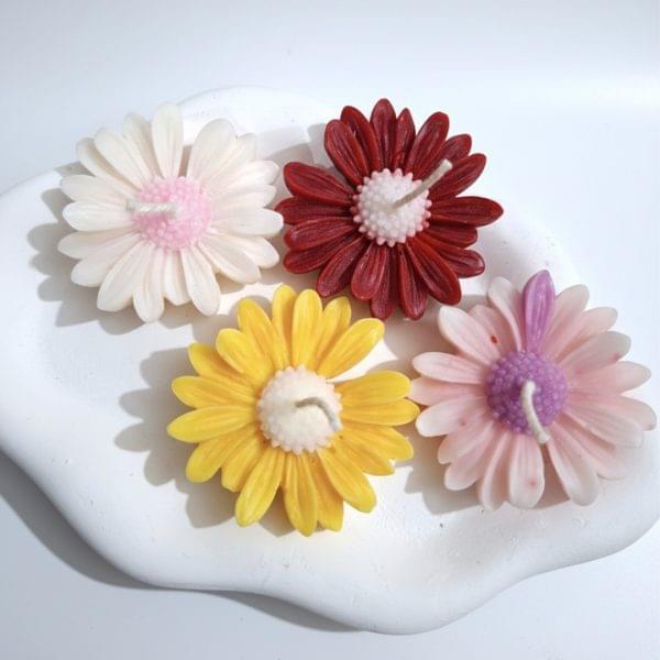 Umaars-এর মনোমুগ্ধকর ডেইজি ফ্লাওয়ার ক্যান্ডেল